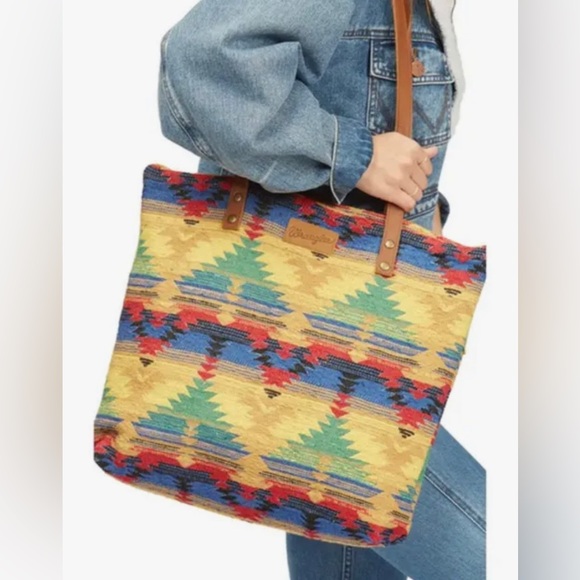 Wrangler Handbags - NWT Billabong Wrangler Bag